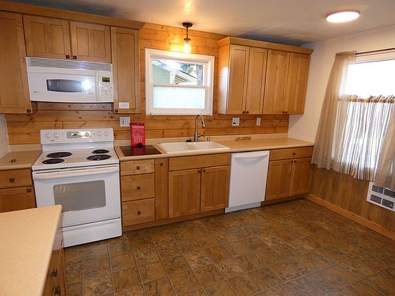 3rd image of 416 E 6th St