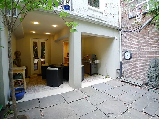 Rented by Sotheby's International Realty | media 17