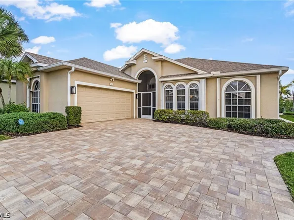 9262 Palm Island Cir, North Fort Myers, FL 33903
