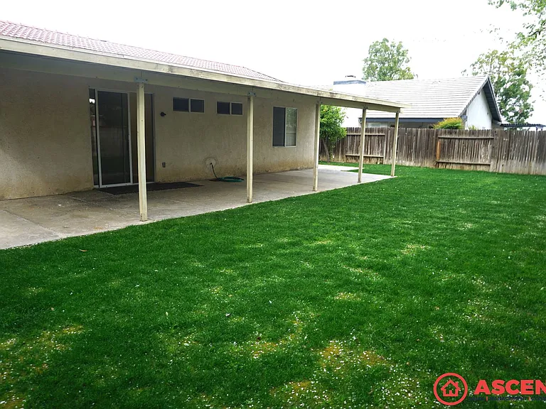9305 Foxglen Ct — Photo 15