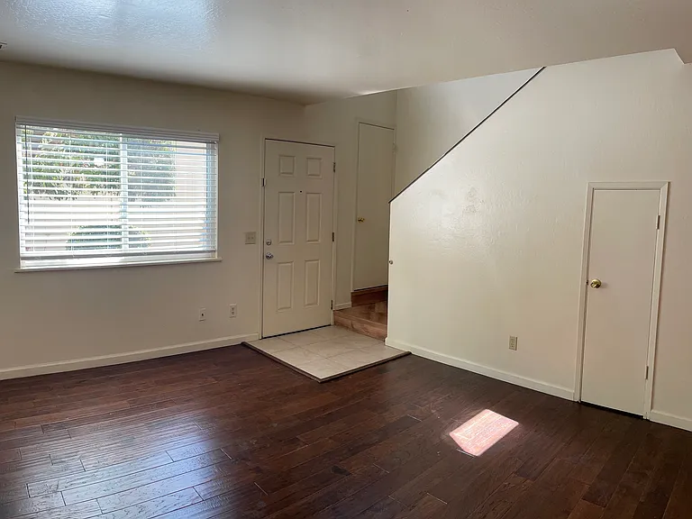238 Montecito Ave #110 — Photo 2