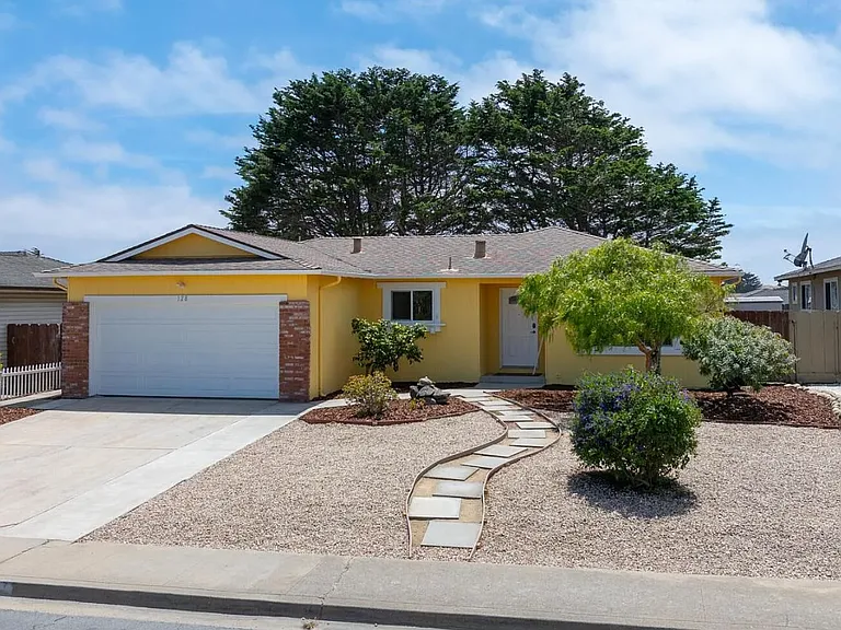 128 Brookside Pl — Photo 1