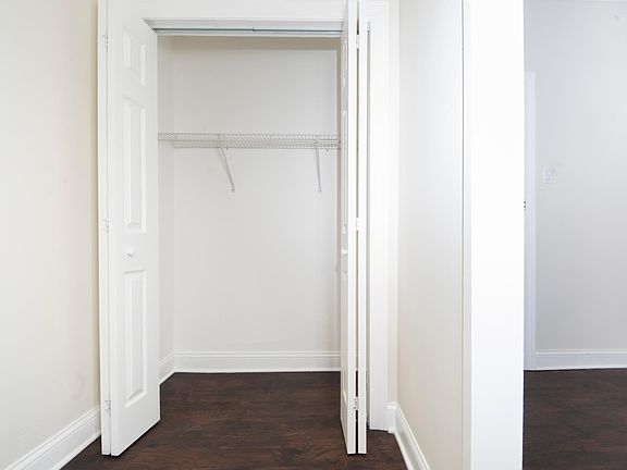 5th image of 3345-46 N Marshfield Ave #108
