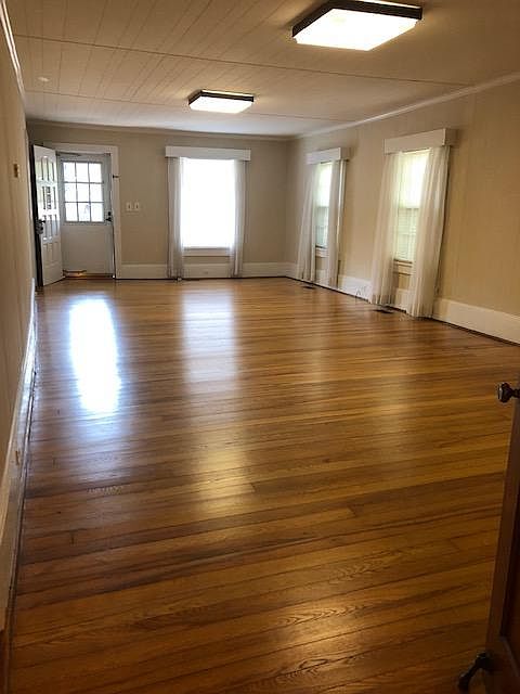 2nd image of 230 E Moore St