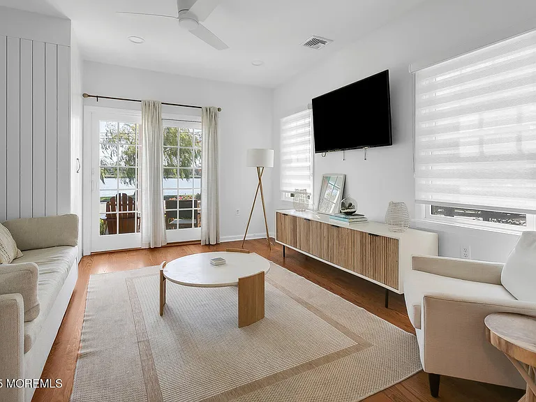 306 Ocean Rd — Photo 22