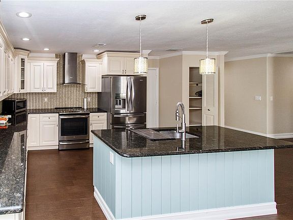 4th image of 2342 Willow Tree Trl