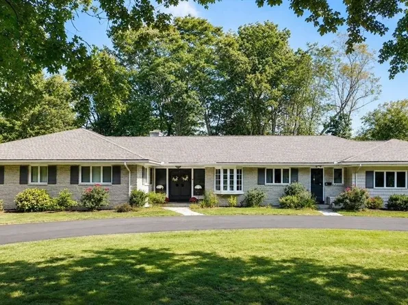 146 Wheel Meadow Dr, Longmeadow, MA 01106