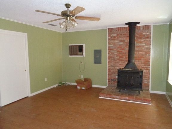 4th image of 1008 Brentwood St