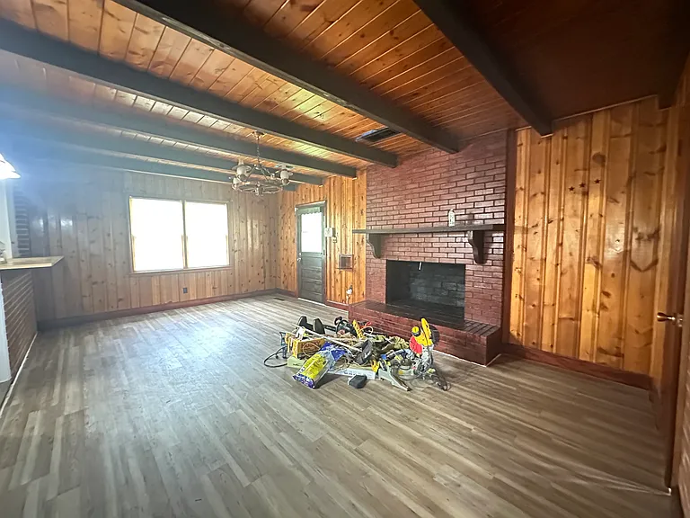 1801 Winston Dr — Photo 6