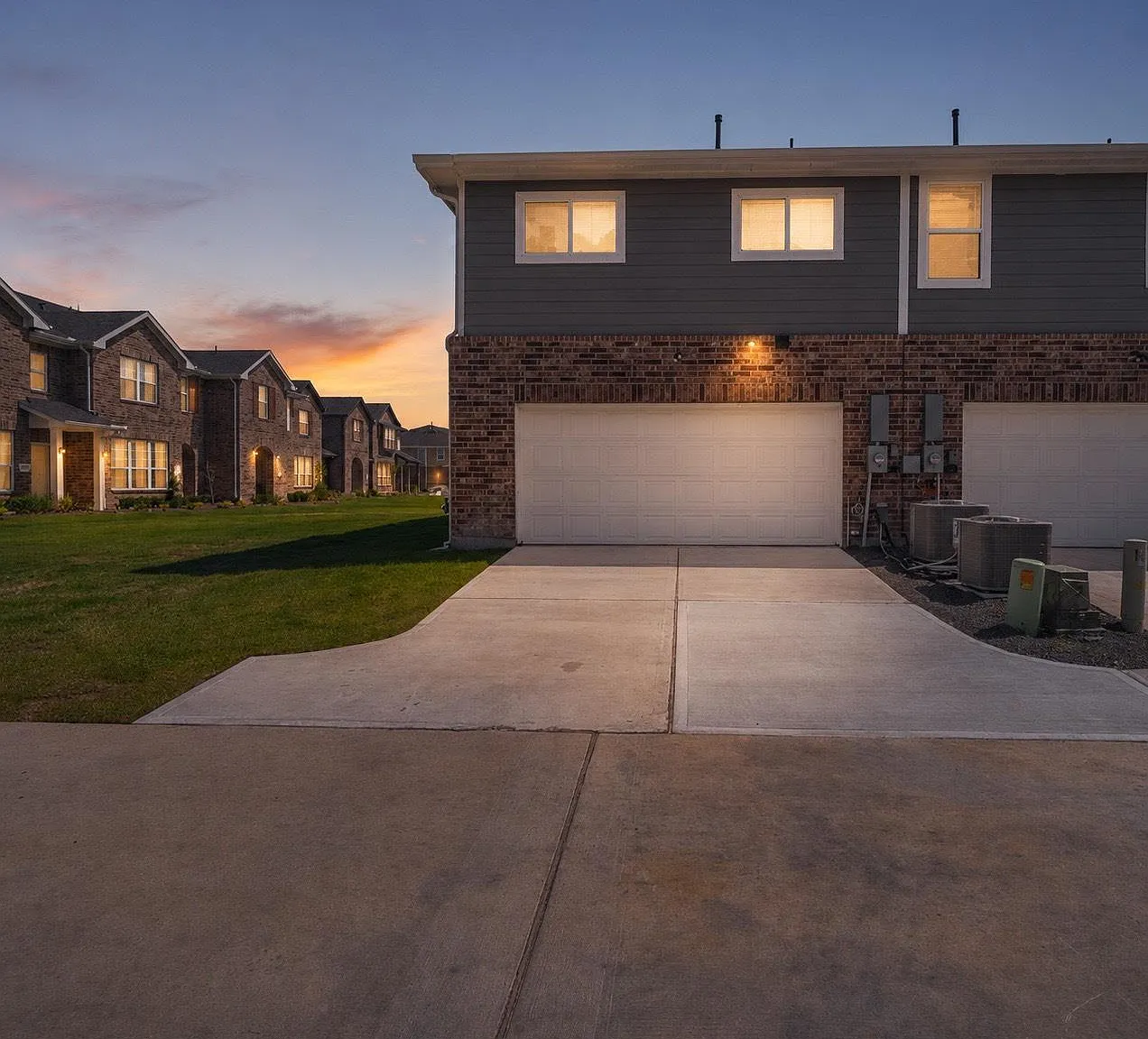 3 bed, 2.5 bath, 1820 sqft, $2,400 — Photo 2