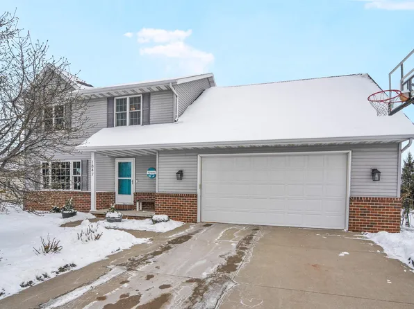 1847 Olde Buggy Dr, Neenah, WI 54956
