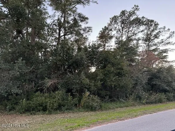 108 NE 62nd Street, Oak Island, NC 28465