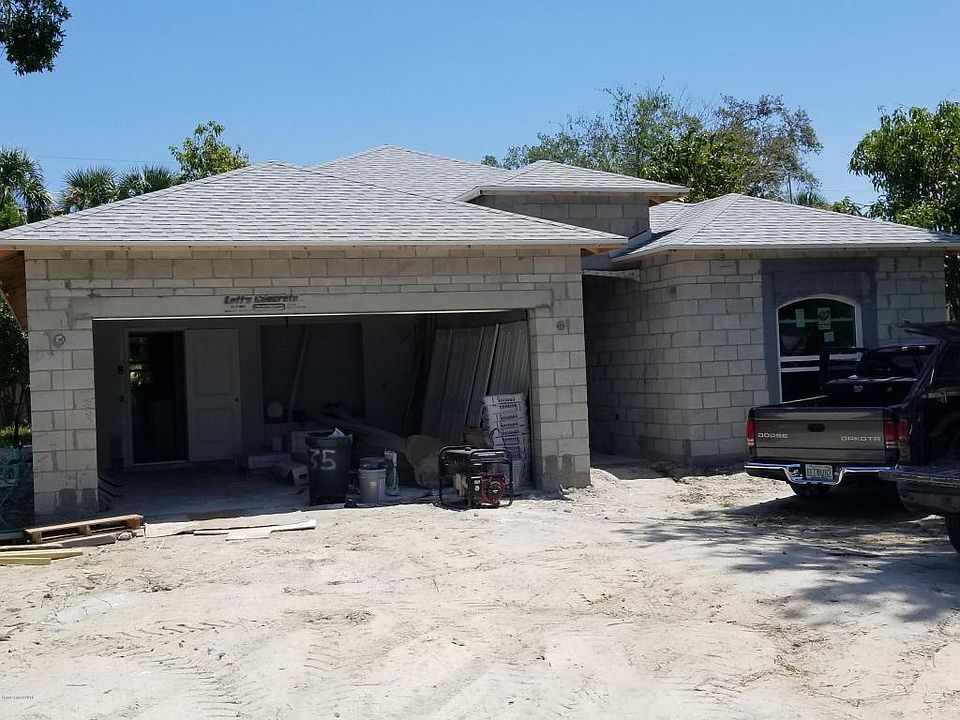 2nd image of 421 Bluff Dr