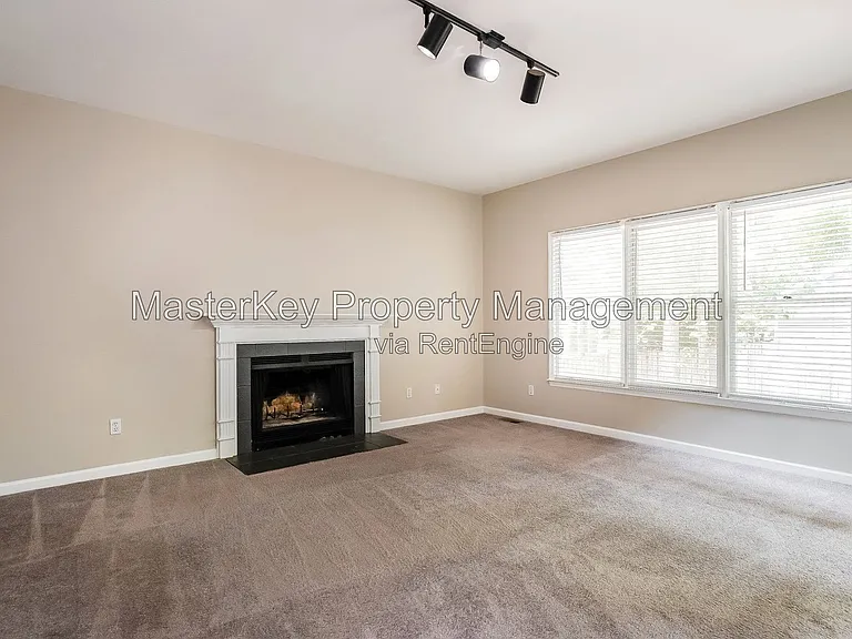1600 Nesfield Pl — Photo 6