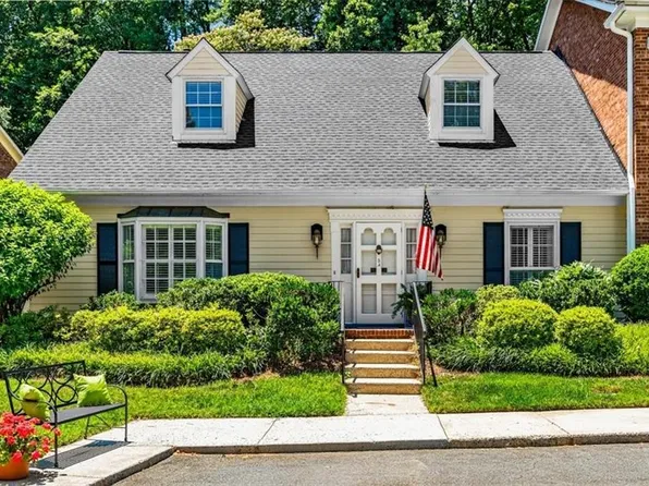 5 Fountain Manor Dr Unit A, Greensboro, NC 27405