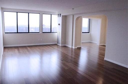 3rd image of 250 Hammond Pond Pkwy APT 1112S