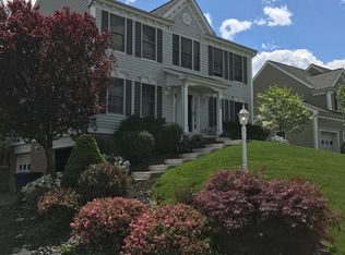 222 Crosswinds Ct, Coraopolis, PA 15108