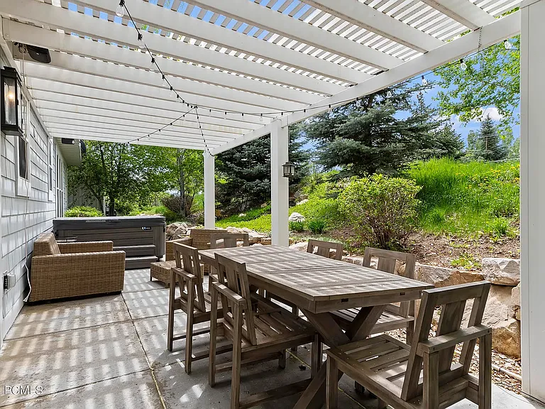 520 E Mission Dr — Photo 29