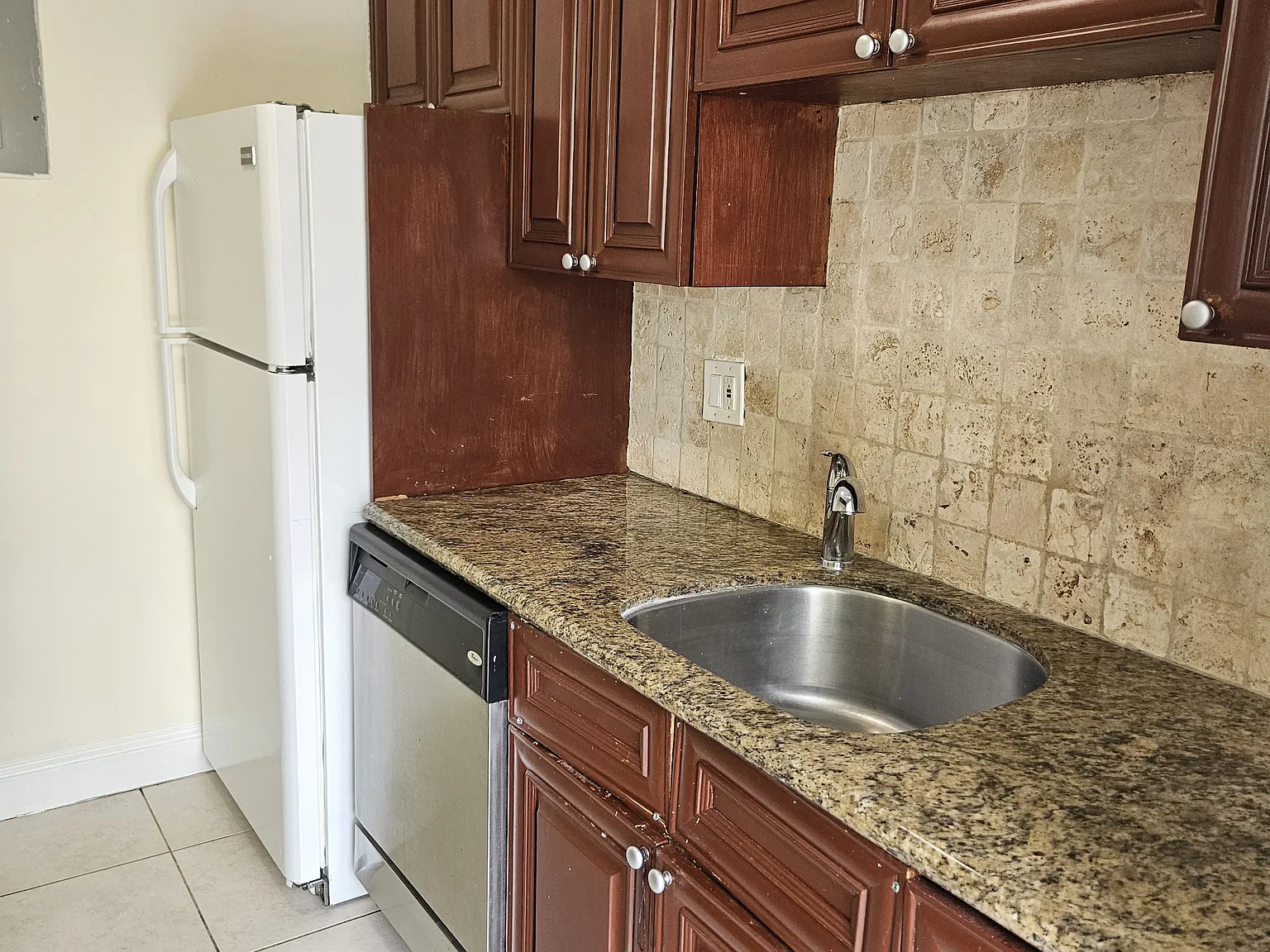 2 bed, 854 sqft, $1,890 — Photo 4
