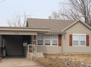909 W 1st St, West Plains, MO 65775