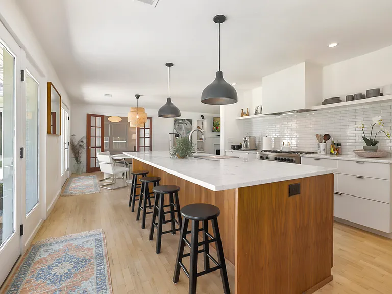 306 NW 6th St — Photo 19