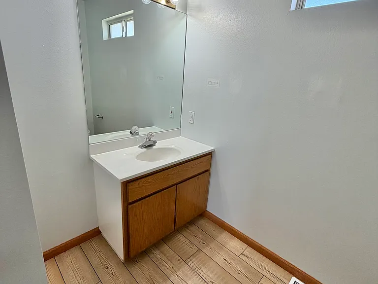 489 S Angus Ave #4 — Photo 3