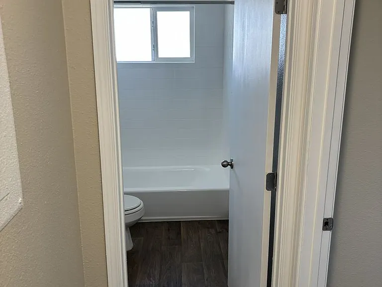 1402-1422 SW Hall St — Photo 10