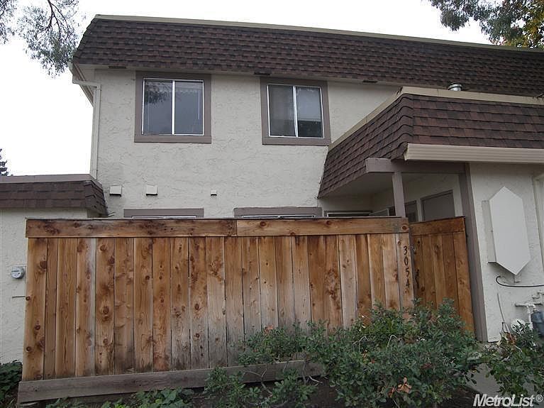 1st image of 3054 Creekside Dr