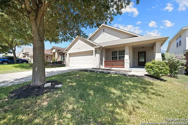 3 bed, 1976 sqft, $2,195 — Photo 2