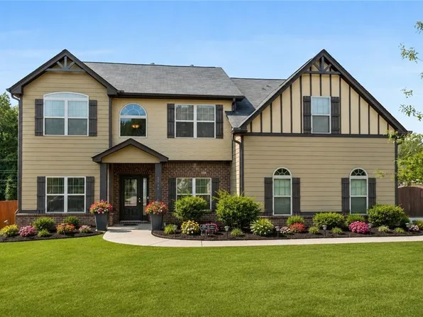 2748 Village Park Dr E, Ellenwood, GA 30294