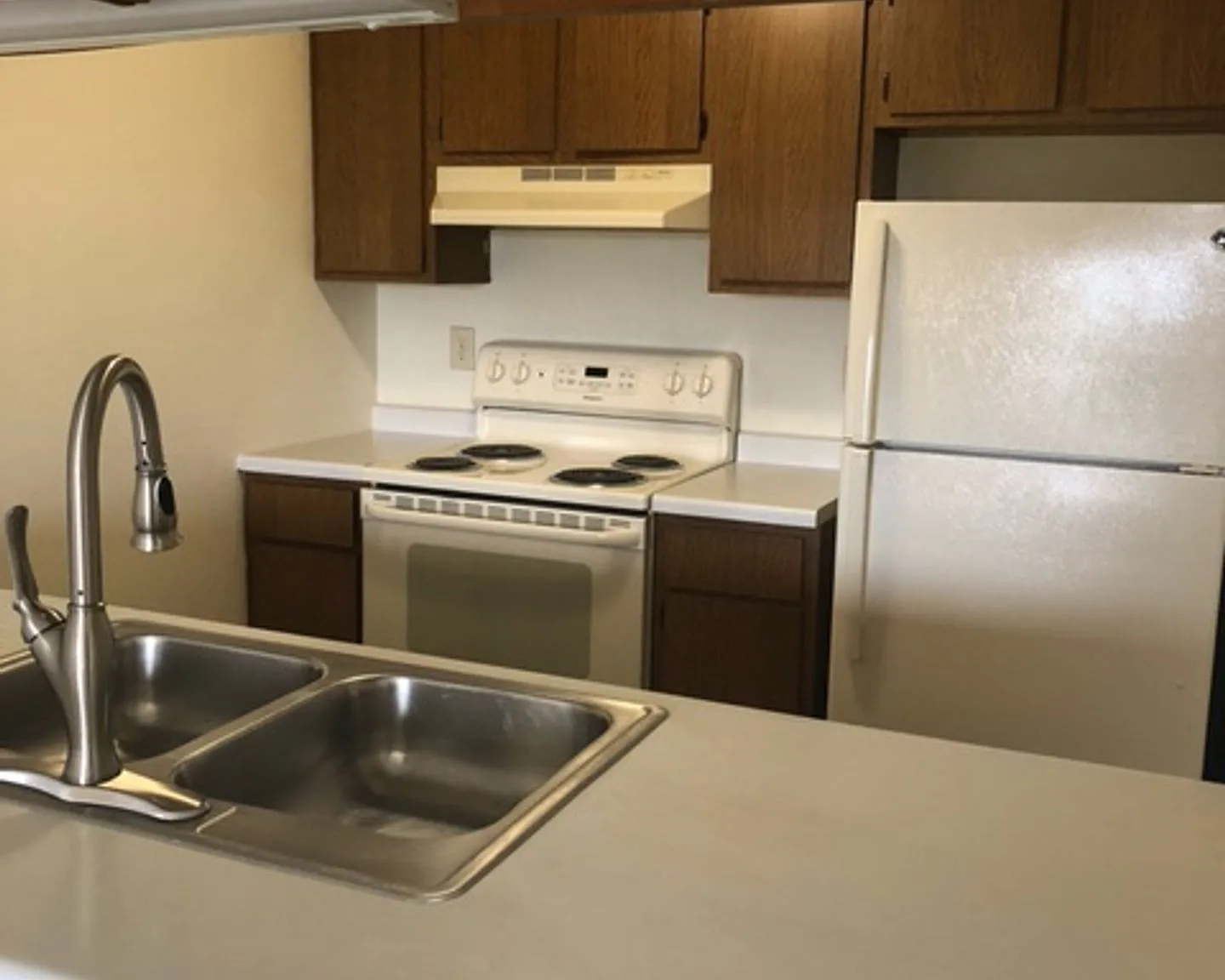 Village Park Apartments-Appleton — Photo 4