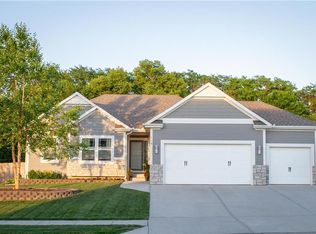 719 N Solomon Dr, Lees Summit, MO 64086