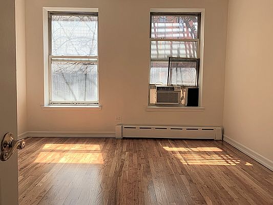 3rd image of 443 W 50th St APT 3E