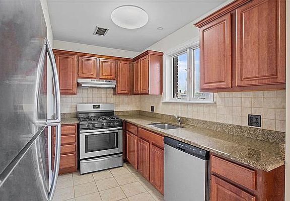 3rd image of 586 President St APT 5E