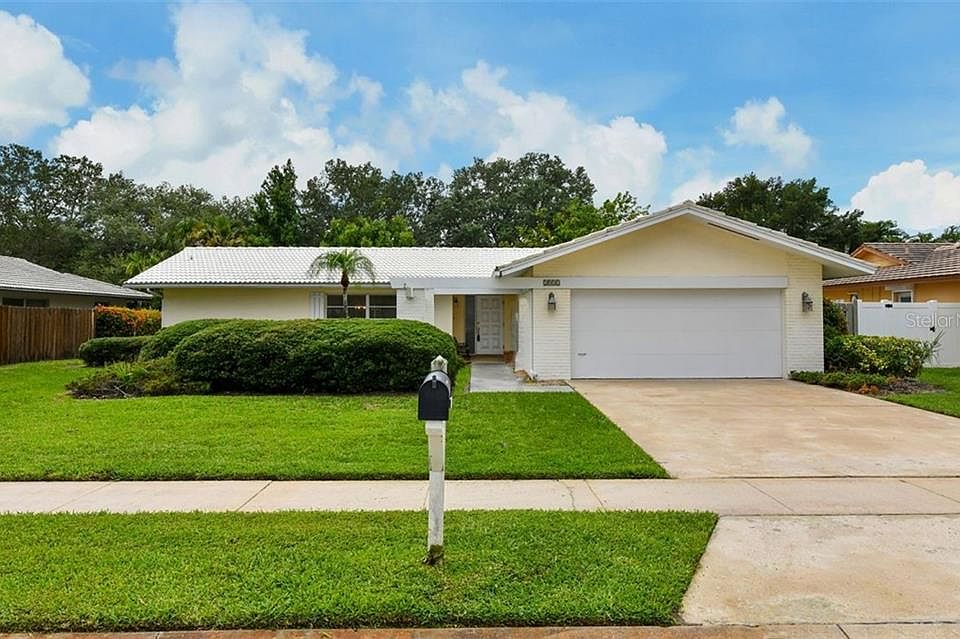 1st image of 2932 Captiva Dr