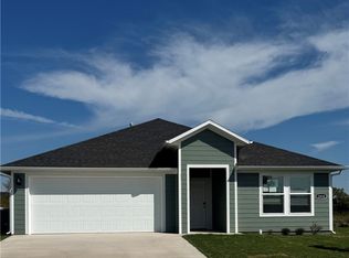 1010 Hudson St, Prairie Grove, AR 72753