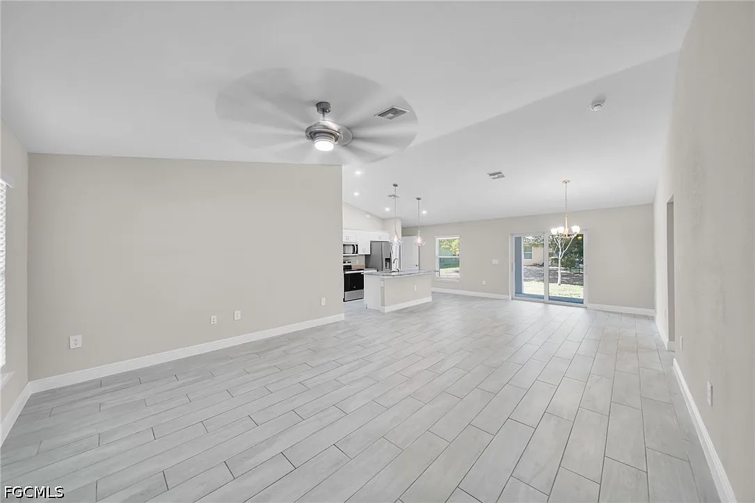 4 bed, 2.0 bath, 1630 sqft, $2,100 — Photo 4