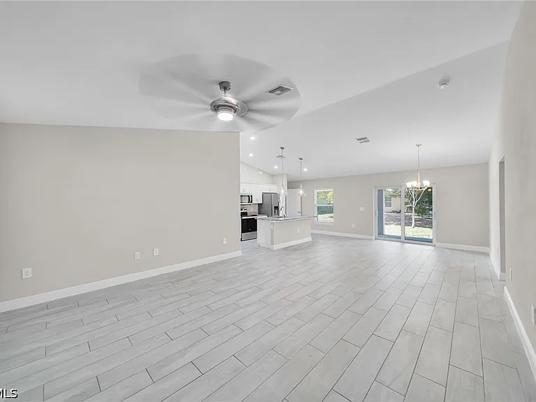 4326 NE 24th Place Cpe — Photo 4