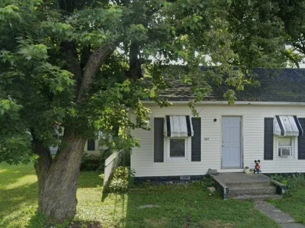 207 South St, Coffeen, IL 62017