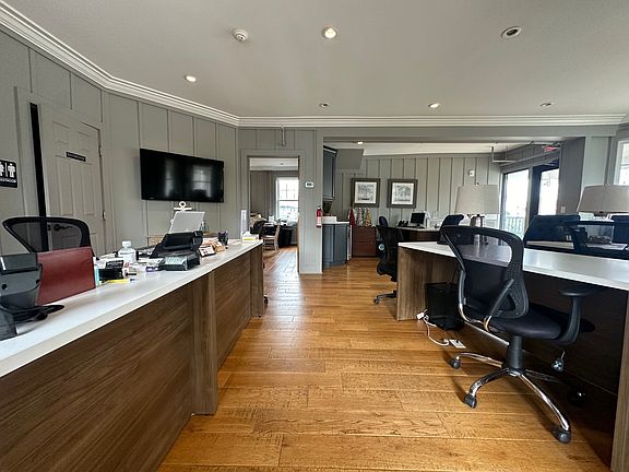5th image of 409 Richmond Ave Suite 101
