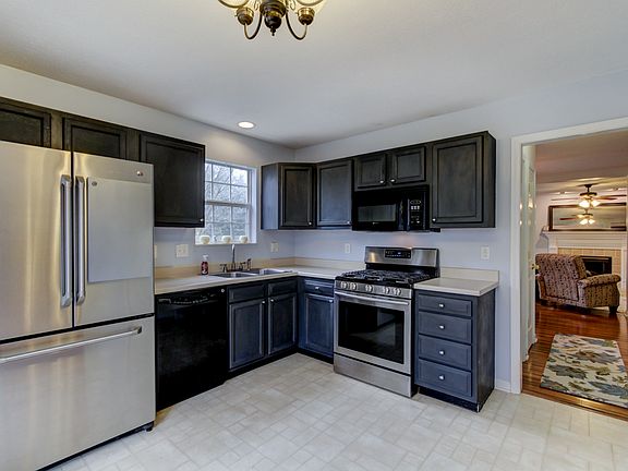 5th image of 5400 Crooked Pine Ln