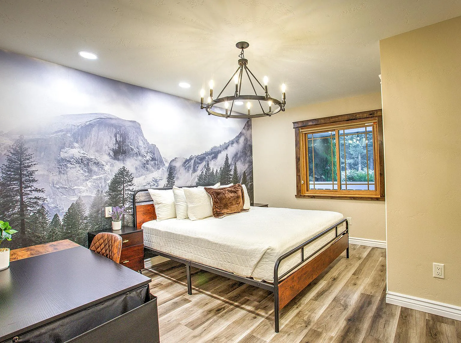Studio, 4000 sqft, $1,100 — Photo 4