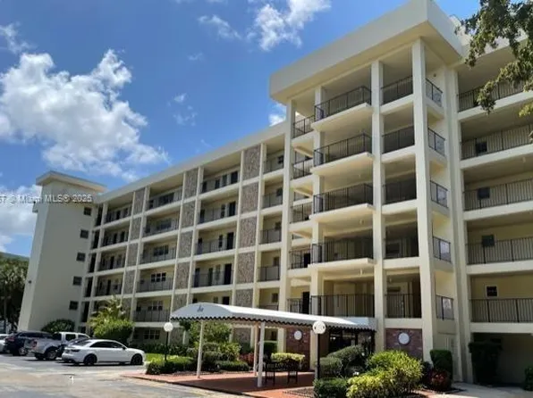 2751 N Palm Aire Dr APT 504, Pompano Beach, FL 33069