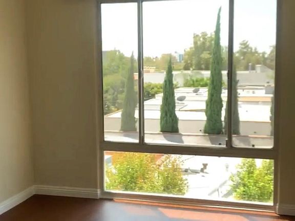 5th image of 152 S Sycamore Ave APT 401