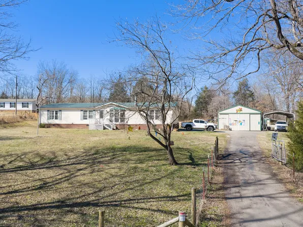 419 Hughes Rd E, Jackson, TN 38305