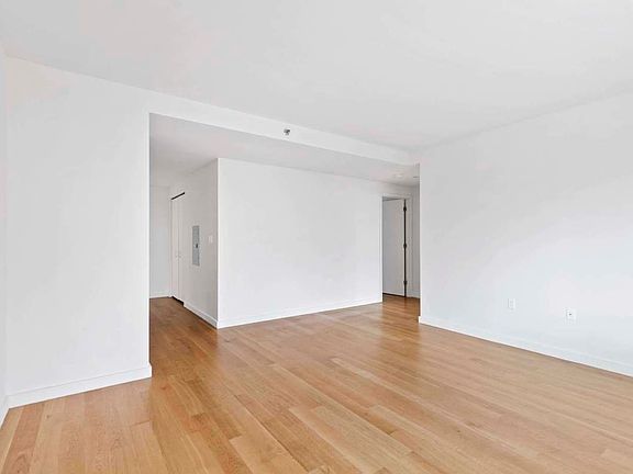 4th image of 4472 11th St #308