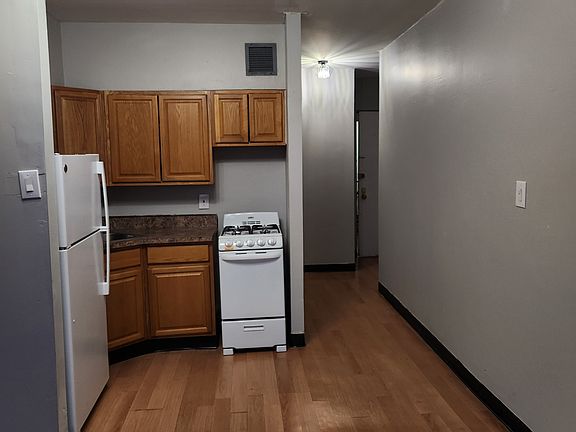 3rd image of 1357 Eastern Pkwy #43