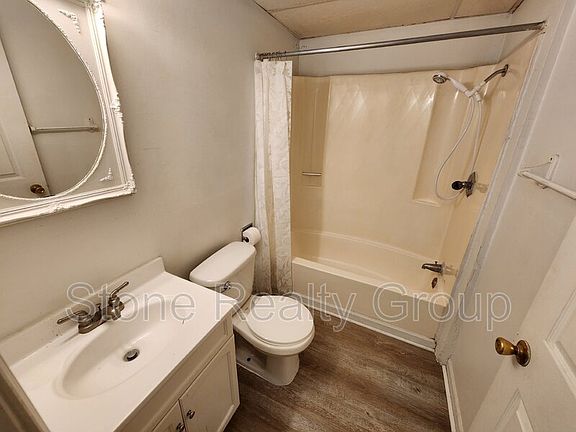 5th image of 510 N Virginia St APT 5