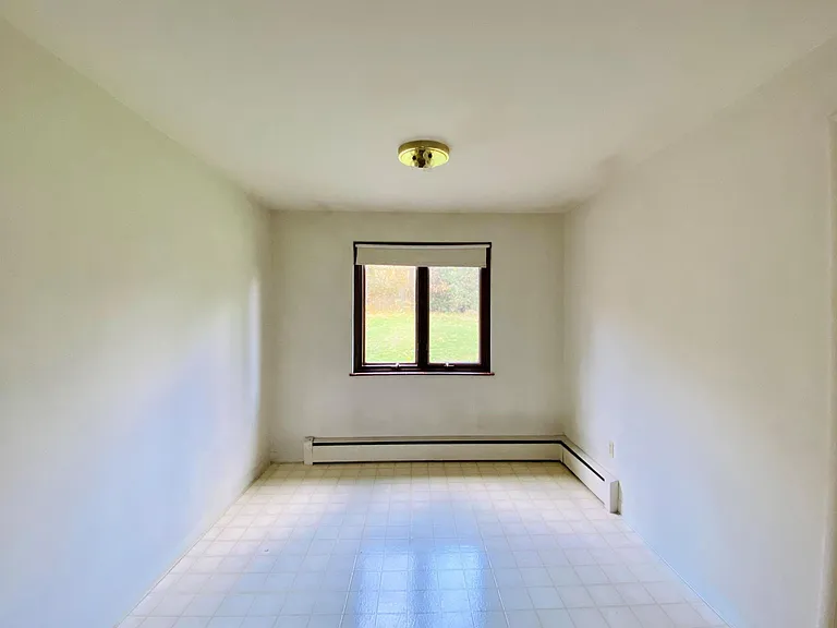 838 Stein Ln — Photo 12