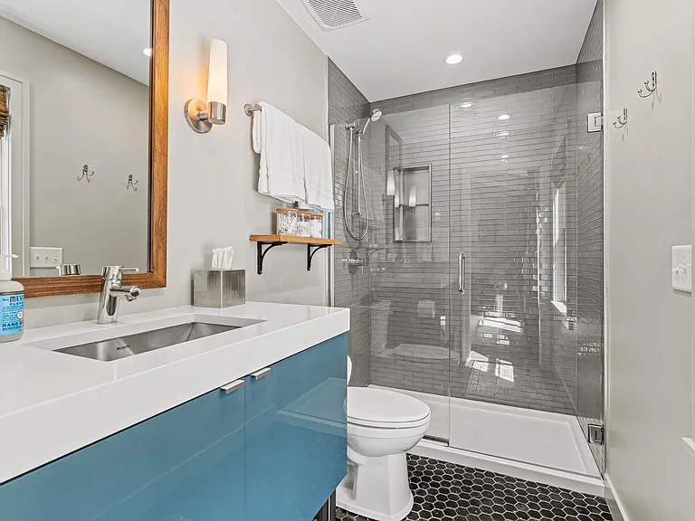 16 Park St #A — Photo 3